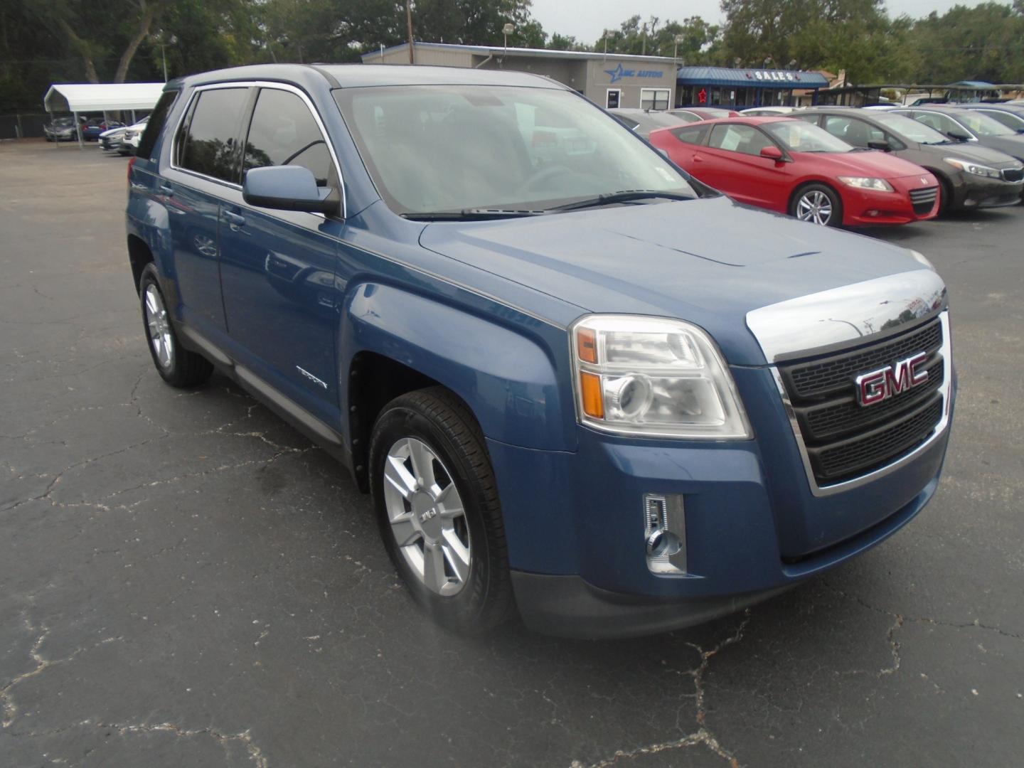 2011 GMC Terrain (2CTALMEC5B6) , located at 6112 N Florida Avenue, Tampa, FL, 33604, (888) 521-5131, 27.954929, -82.459534 - Photo#2